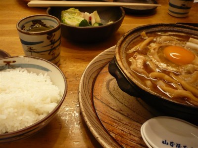 名古屋コーチンのみそ煮込みうどん。