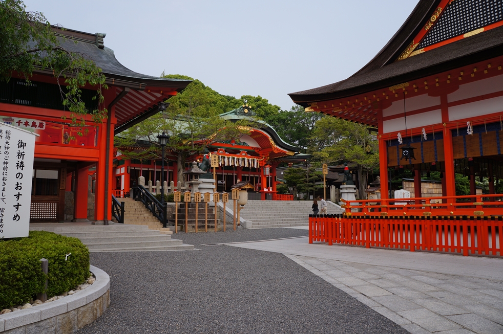 そして本殿へ そして本殿へ