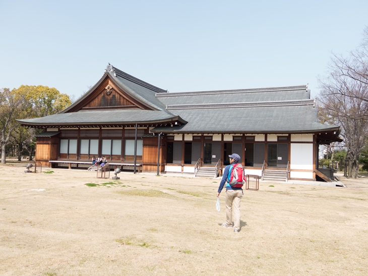 休憩所っぽい建物