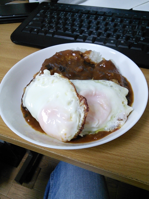 目玉焼きとカレー