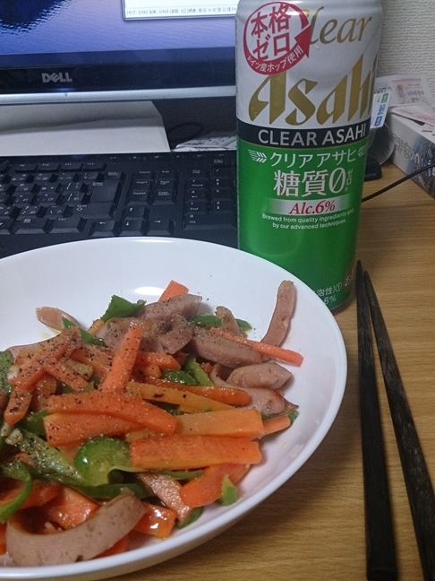野菜炒めと酒