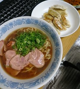 醤油ラーメンとチャーシュー