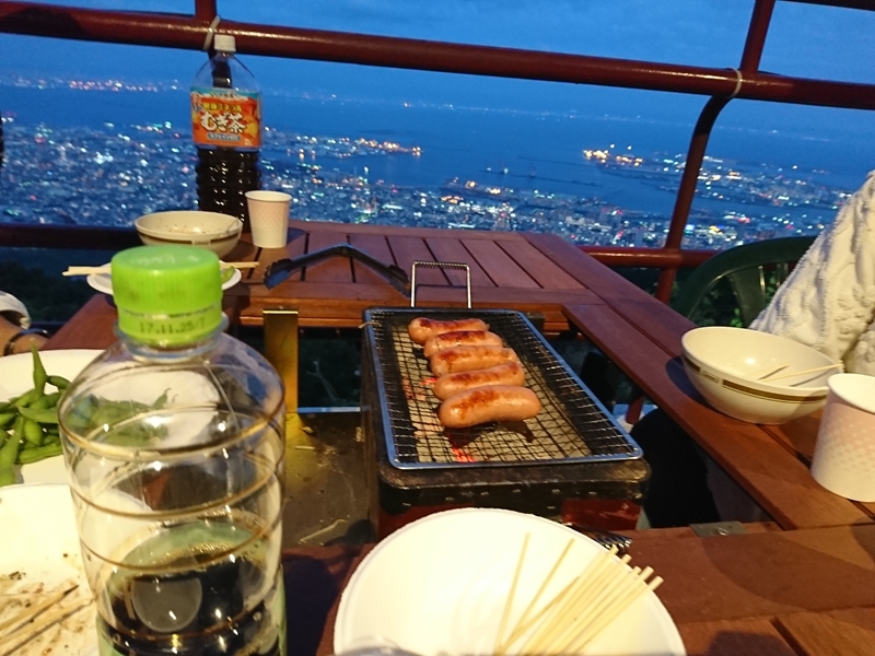 夜景を見ながら極太ウインナー