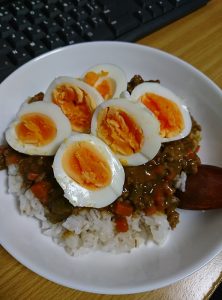 ゆで卵とカレー