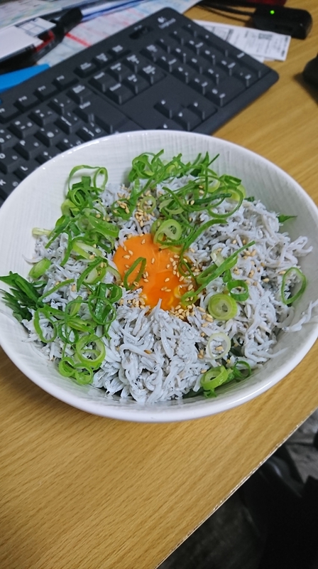 釜揚げしらす丼