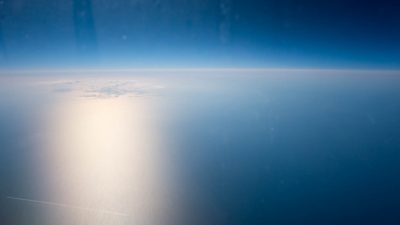 西日が海に反射している