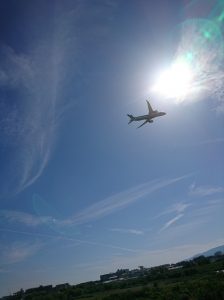 飛行機と太陽