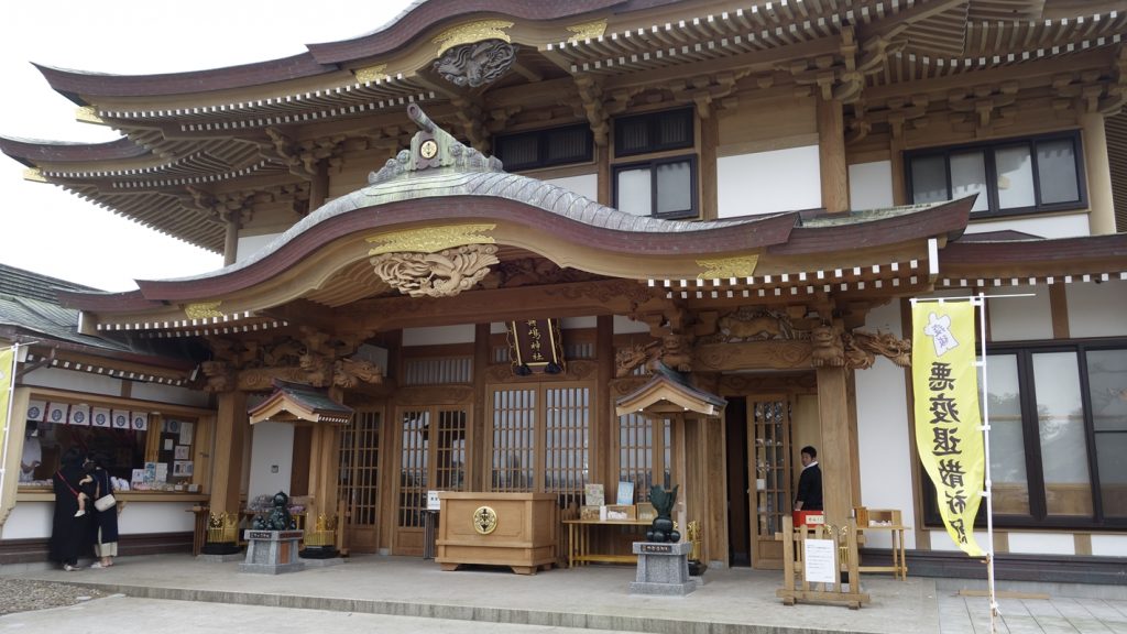 蕪島神社の本殿