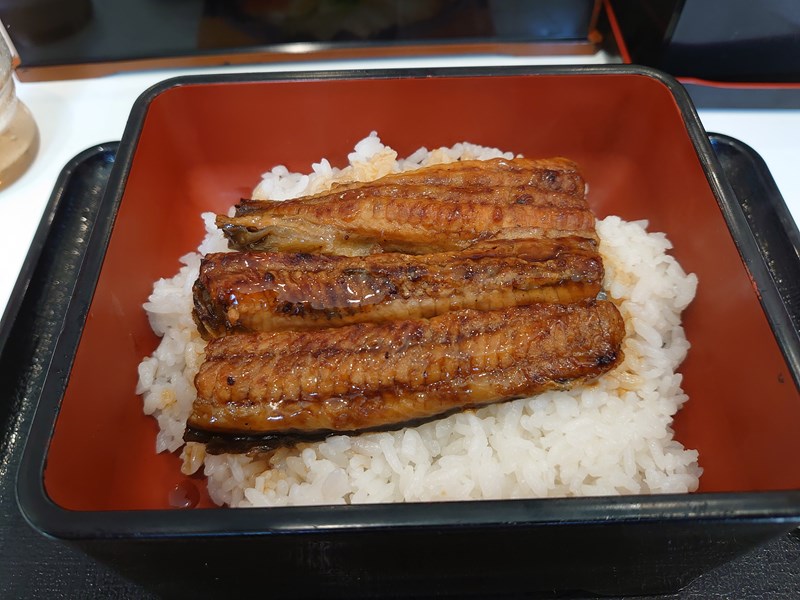 吉野家のうな重を店舗で食べた