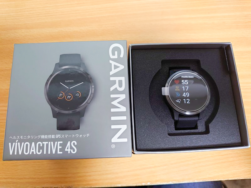 vivoactive4Sを開封した写真