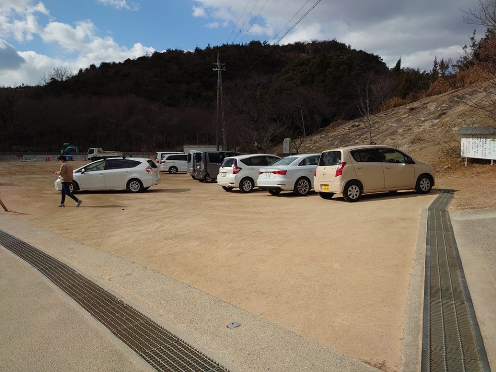 生石神社の駐車場