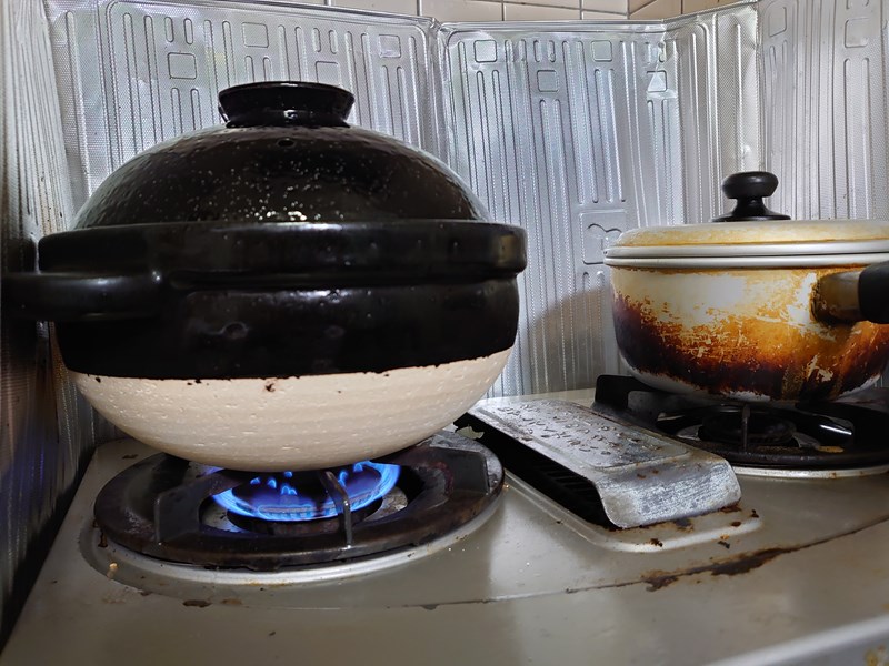 かまどさんで炊飯中