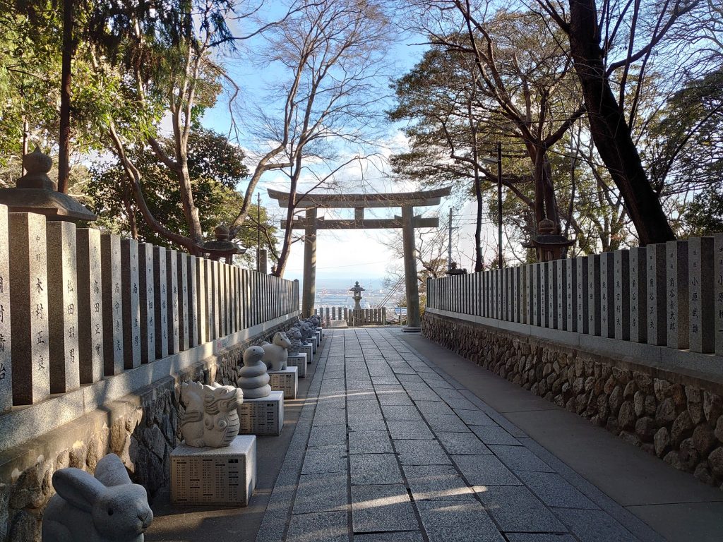 保久良神社の参道