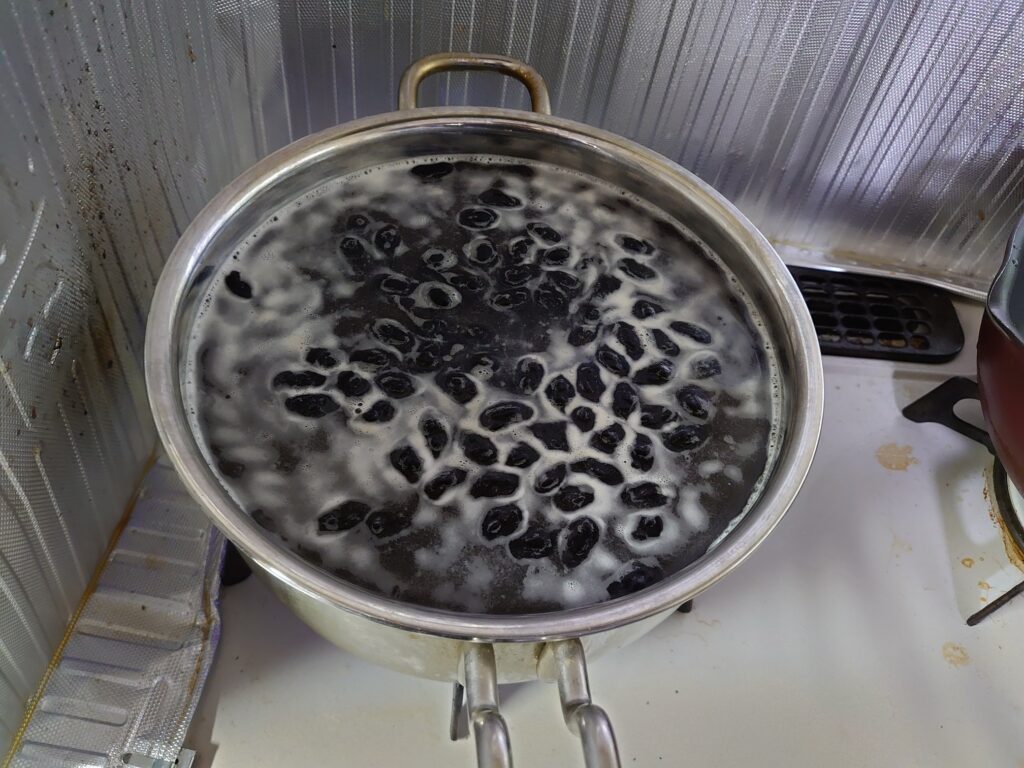 なみなみの鍋に入っているのは・・・